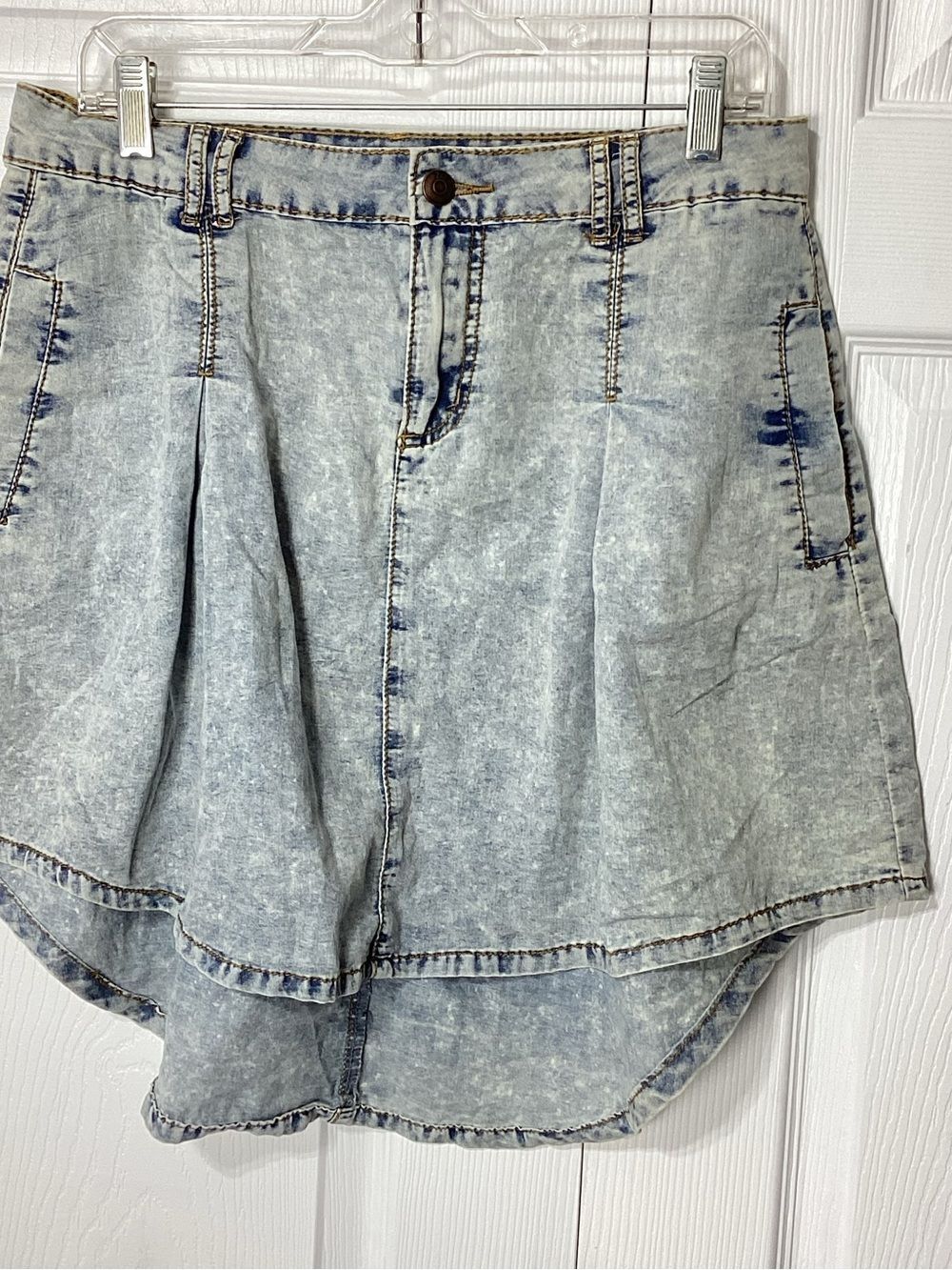 Adam Levine Skater Skirt High Low  Acid Wash Light Wash Denim Look Pleated 9/10